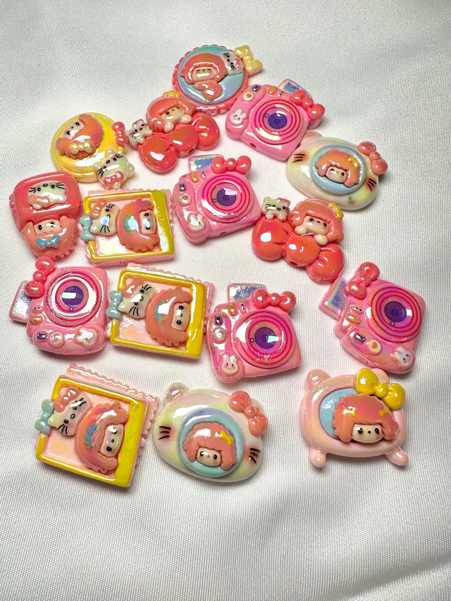 Hello Kitty themed flat charm beads
